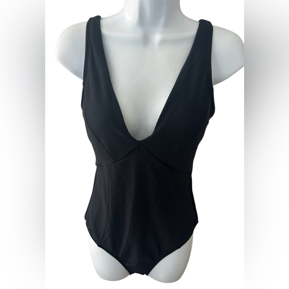 CUPSHE Women’s Medium Black Plunging Neck One-Piece Swimsuit NWT